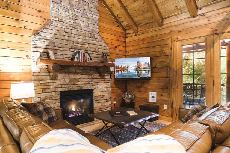 Summit Point Cabin Living 3 2 1800 3